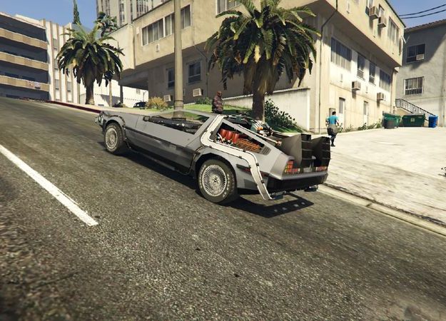 Гифка дня: очень странная версия «Назад в будущее» в Grand Theft Auto 5 - изображение обложка