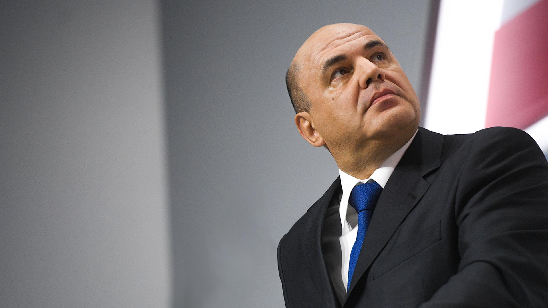 Медвежья фамилия и сравнения с Пингвином из «Бэтмена». Интернет приветствует премьера Мишустина - изображение обложка