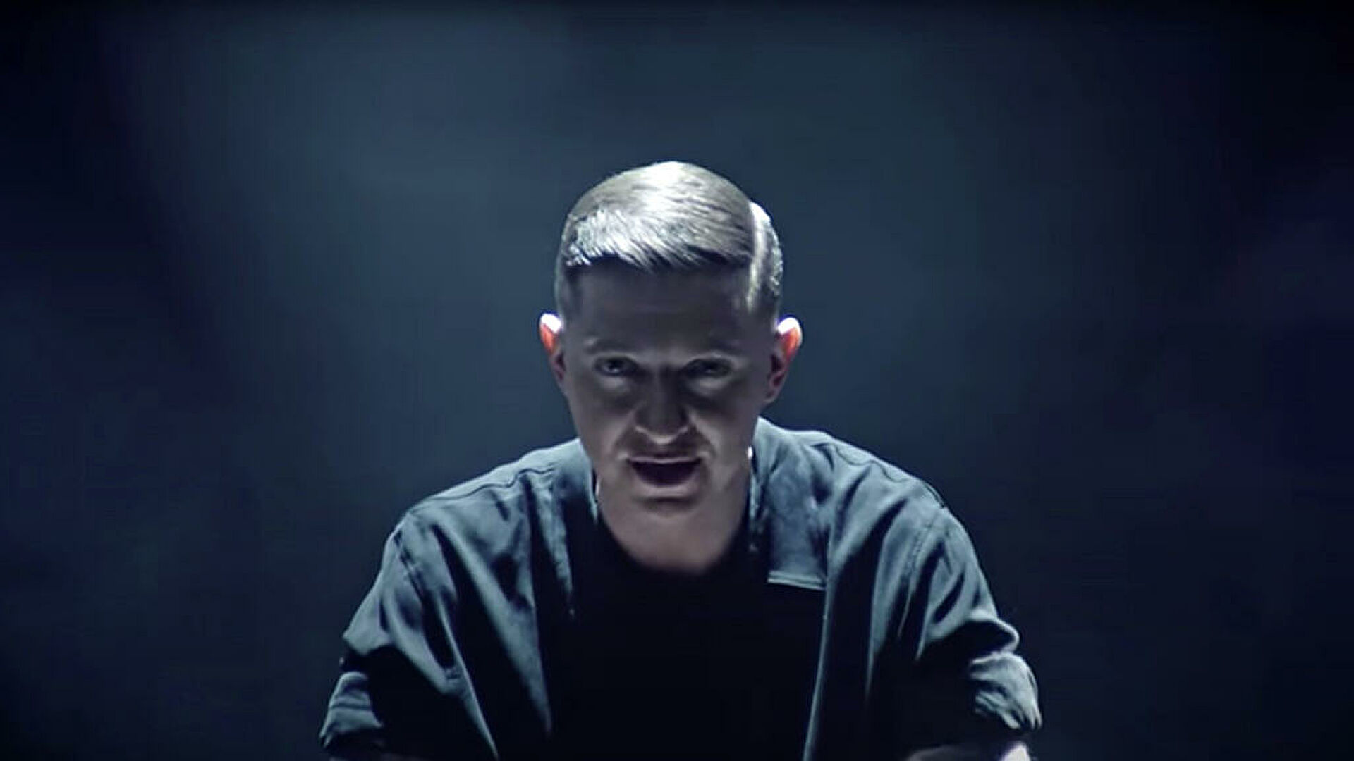 В Госдуме исключили Басту и Oxxxymiron из перечня пропагандирующих наркотики рэперов - изображение обложка