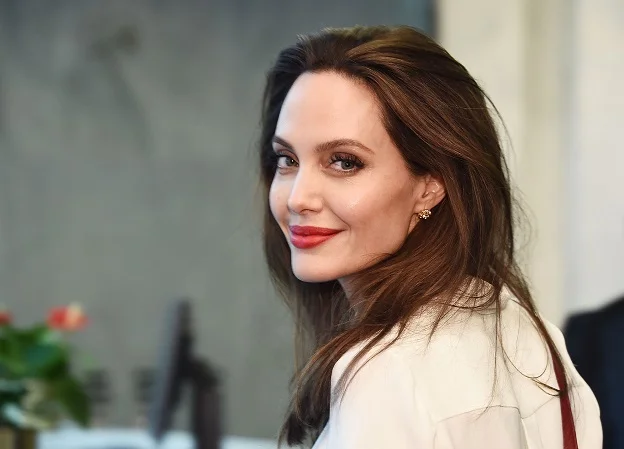 СМИ: Marvel ведет переговоры с Анджелиной Джоли о съемках в «Вечных» - изображение обложка