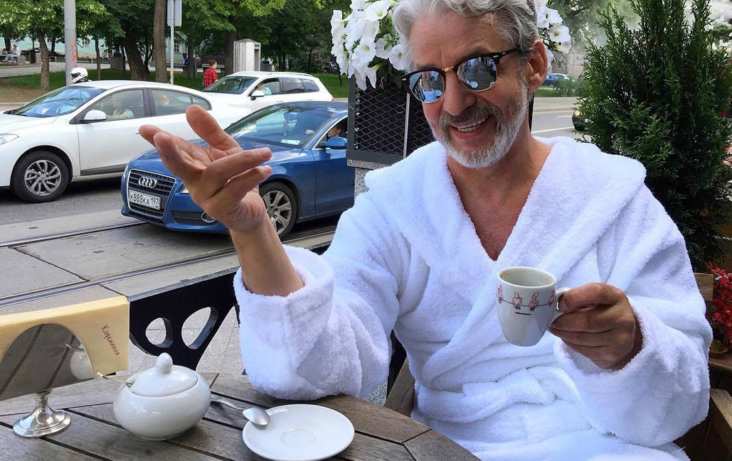 На рекламе в Instagram женщины зарабатывают меньше мужчин - изображение обложка