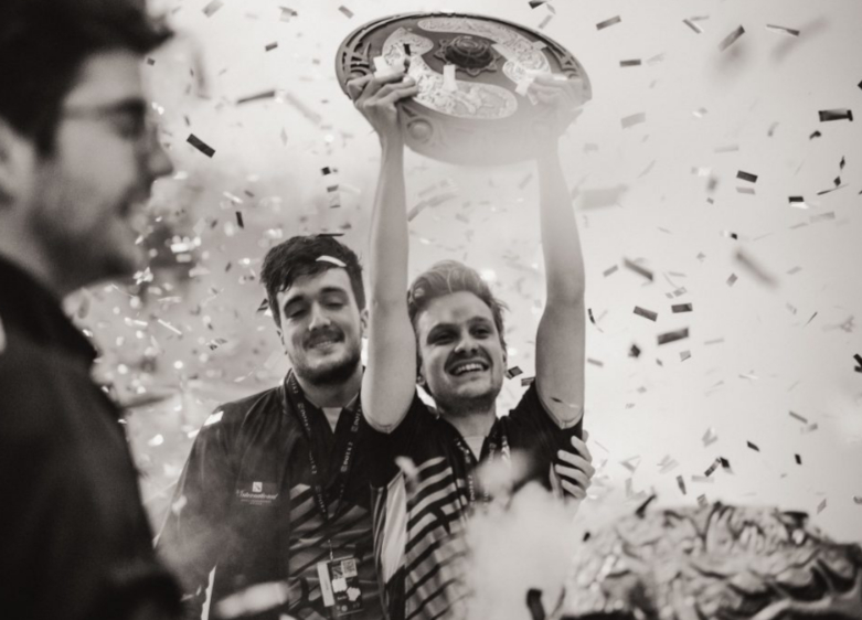 Мейджоров будет всего 3, а майноры заменили лигами. В Dota 2 анонсирован новый DPC-формат - изображение обложка