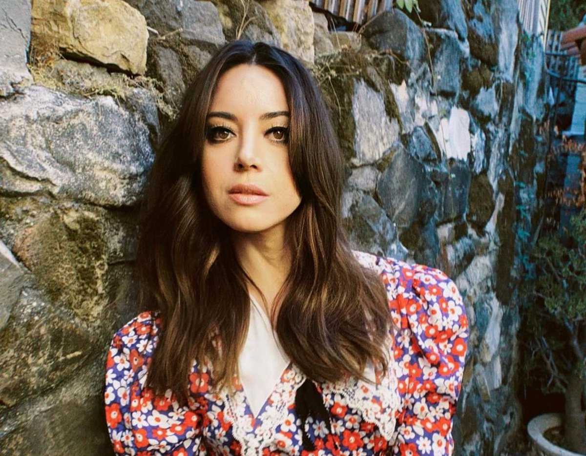 Обри Плаза из сериала «Парки и зоны отдыха» сыграет во втором сезоне «Белого Лотоса» - изображение обложка