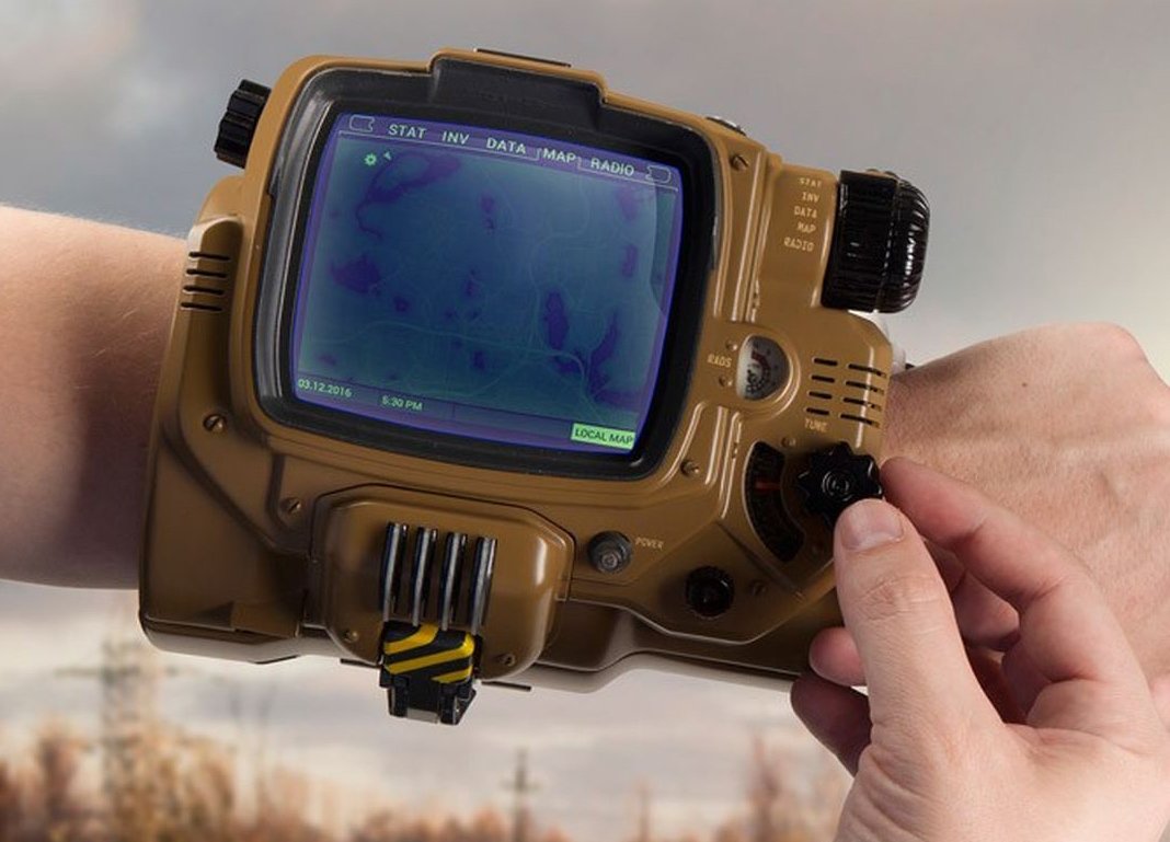 Bethesda снова продает Pip-Boy — теперь с Bluetooth и за $350 - изображение обложка
