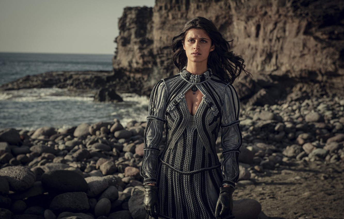 Чародейки и бородатый Кагыр: появились новые фото со съемок «Ведьмака» - изображение обложка