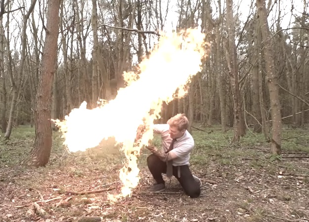 Ютубер сделал щит из Sekiro. А чтобы его проверить, запустил в себя петардами и струей огня - изображение обложка