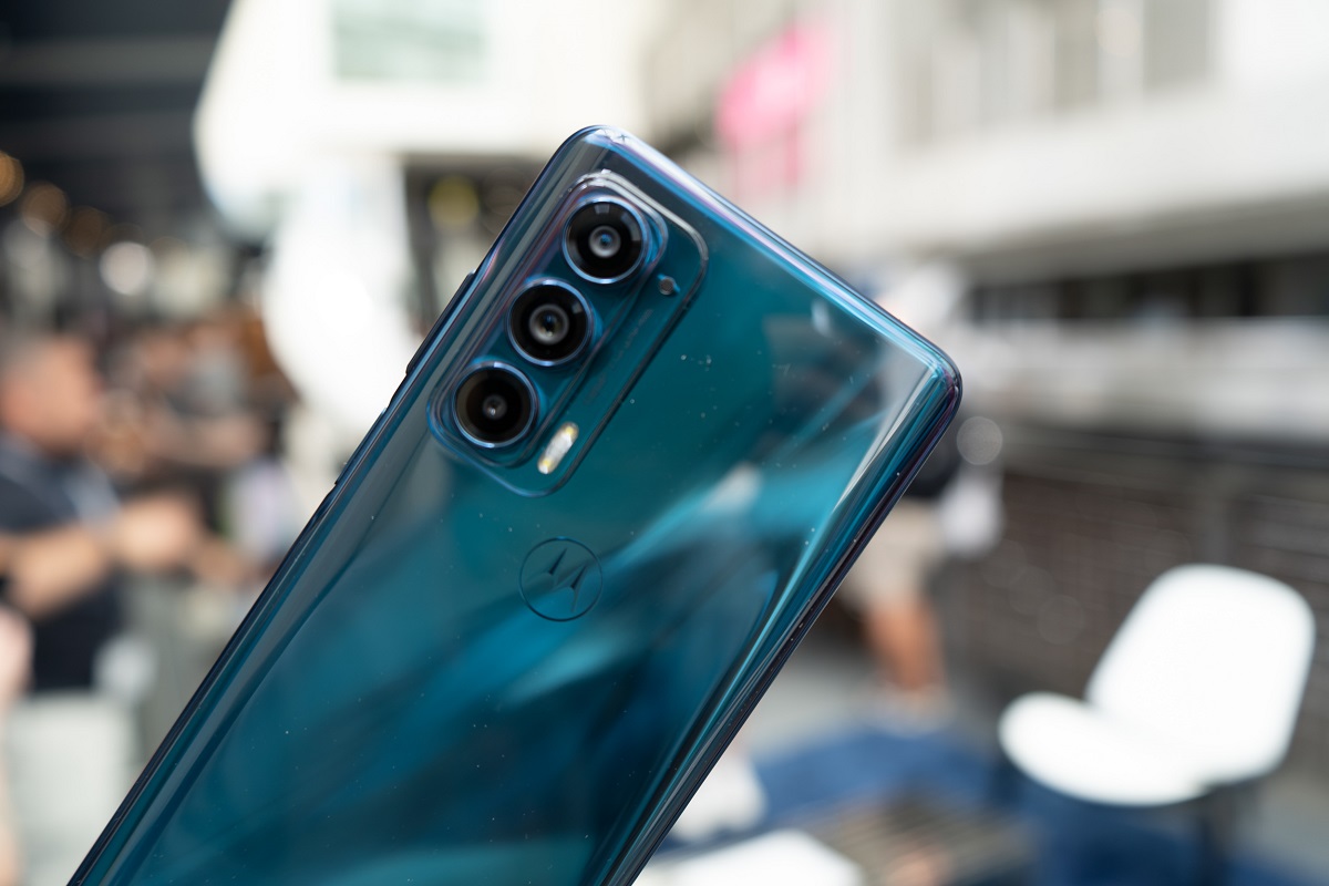 Motorola представила смартфон Edge 2021 с камерой 108 Мп и экраном 144 Гц - изображение обложка