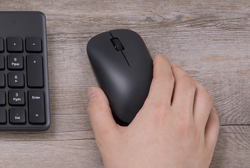 Xiaomi выпустила на AliExpress бюджетную беспроводную мышку Mi Wireless Mouse Lite - изображение обложка