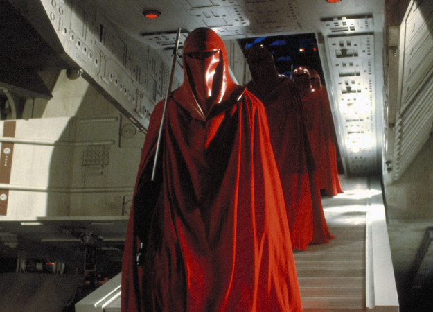 Императорская гвардия, зеленое молоко и другие пасхалки из «Последних джедаев» - изображение обложка