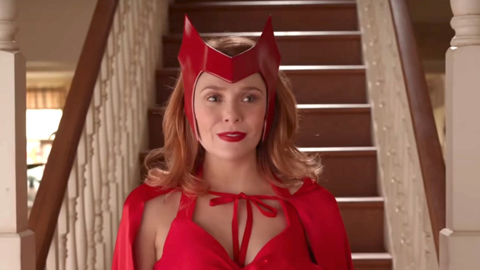 «ВандаВижн»: Элизабет Олсен требовала, чтобы Алая ведьма носила каноничный костюм - изображение обложка