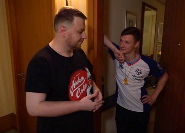 Как живут участники турнира ESL One Hamburg 2018. Экскурсия с Resolut1on по отелю дотеров - изображение обложка