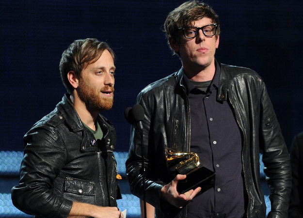 Сегодня слушаем The Black Keys — "Letʼs Rock". Неплохой, но совсем фоновый гитарный альбом - изображение обложка