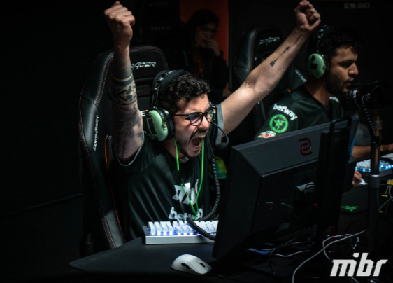 Coldzera в огне! Три «клатча» от бразильца в одном матче на турнире по CS:GO - изображение обложка