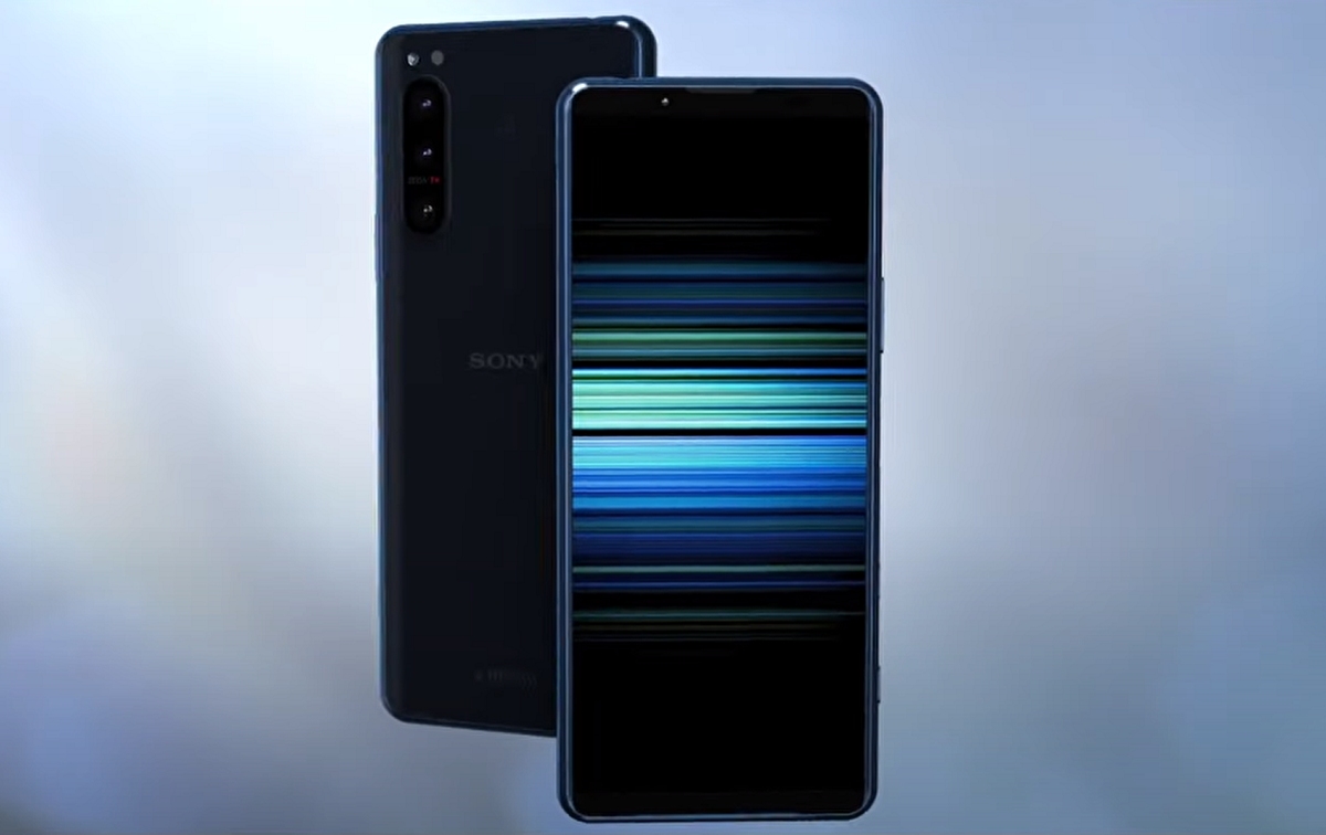 В России начались продажи фотофлагмана Sony Xperia 5 II - изображение обложка