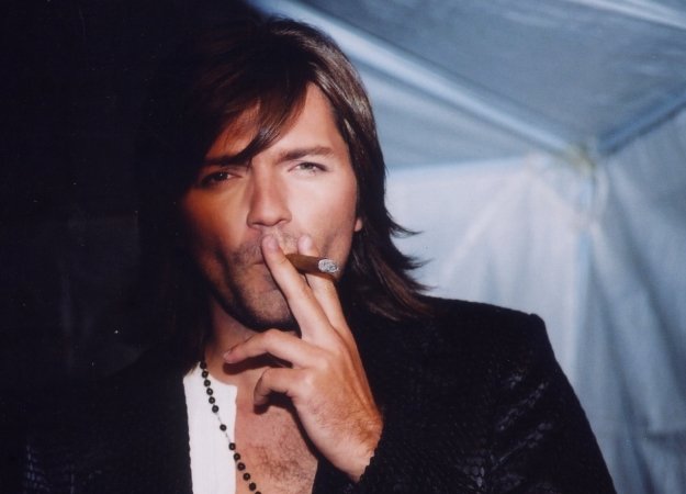 «Мне не нужен BPM, чтобы жечь на 140»: Маликов выпустил клип на песню «Император Твиттера» - изображение обложка