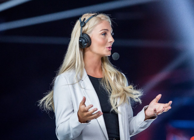 Самая спортивная ведущая в киберспорте. Она с 14 лет выступала за сборную Уэльса по лакроссу - изображение обложка