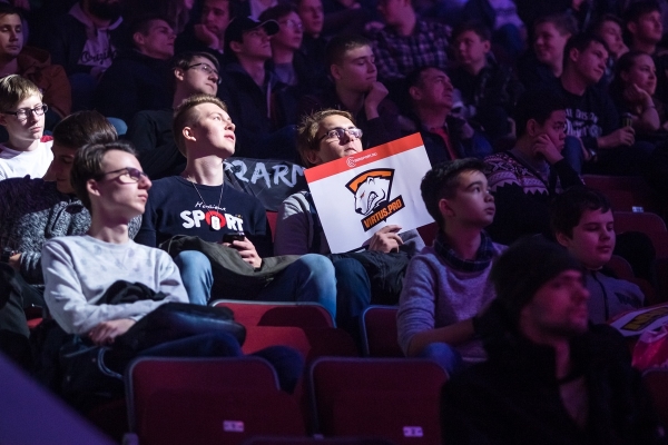 О будущем киберспортивных трансляций в соцсетях в «ВКонтакте» и «Одноклассники» - изображение обложка