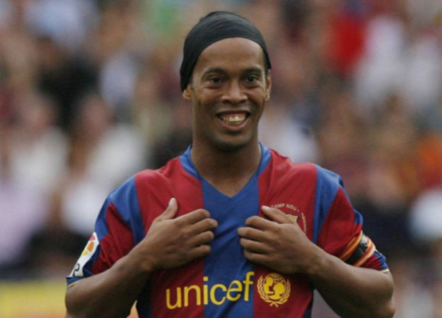 Роналдиньо планирует создать свою киберспортивную организацию, хотя погряз в долгах - изображение обложка