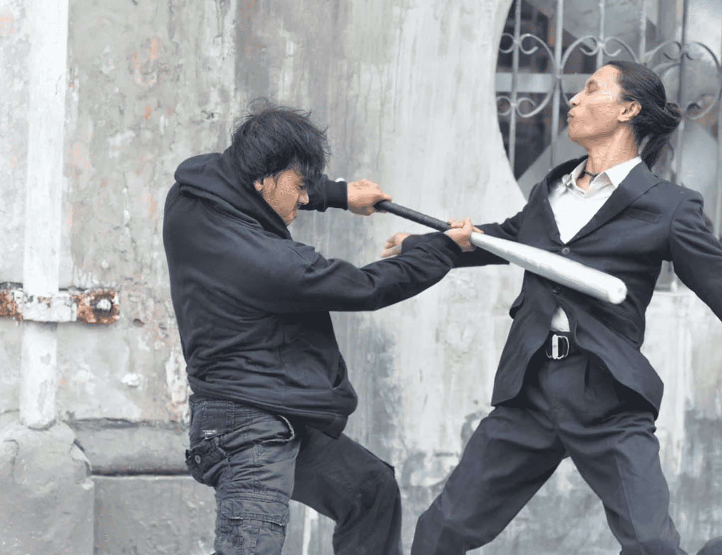 Крутые драки и война лондонских банд в первом трейлере сериала от режиссера «Рейдов» - изображение обложка