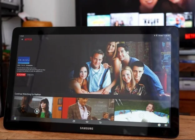 Переносной телевизор: опубликованы рендеры огромного планшета Samsung Galaxy View 2 - изображение обложка