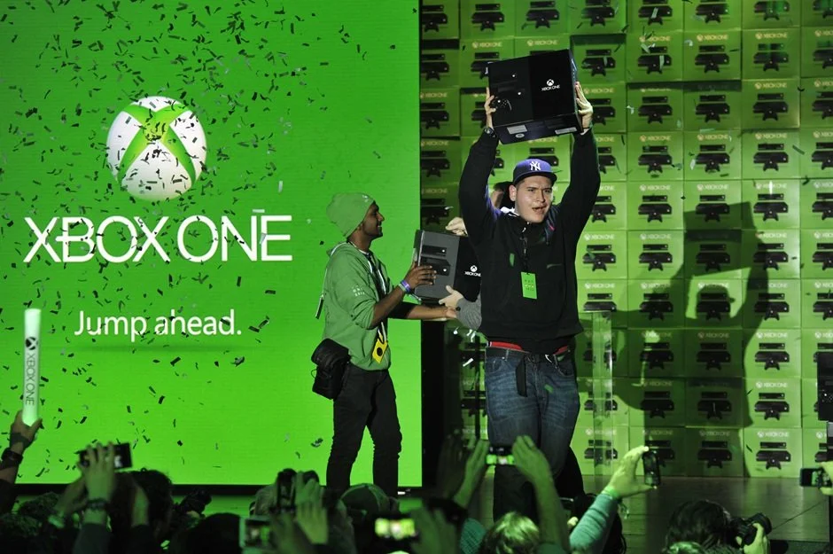 Microsoft продала более 3 млн Xbox One за 2013 год - изображение обложка