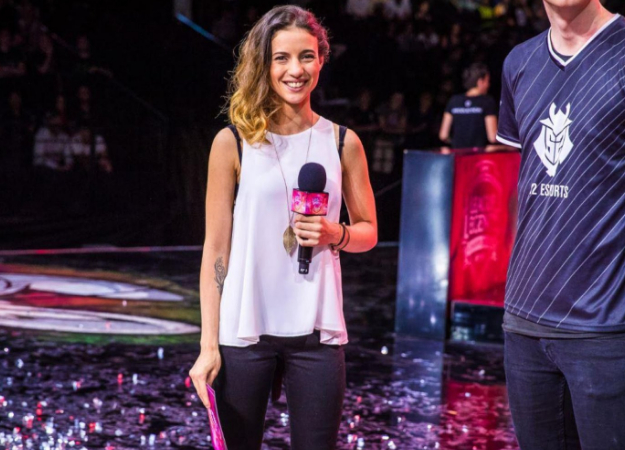 Пришла в киберспорт волонтером. История киберспортивной журналистки из Франции - изображение обложка