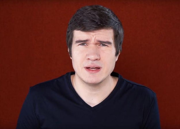 BadComedian стал новым гостем шоу GAZLIVE, где подтвердил, что встречается с Катей Клэп - изображение обложка