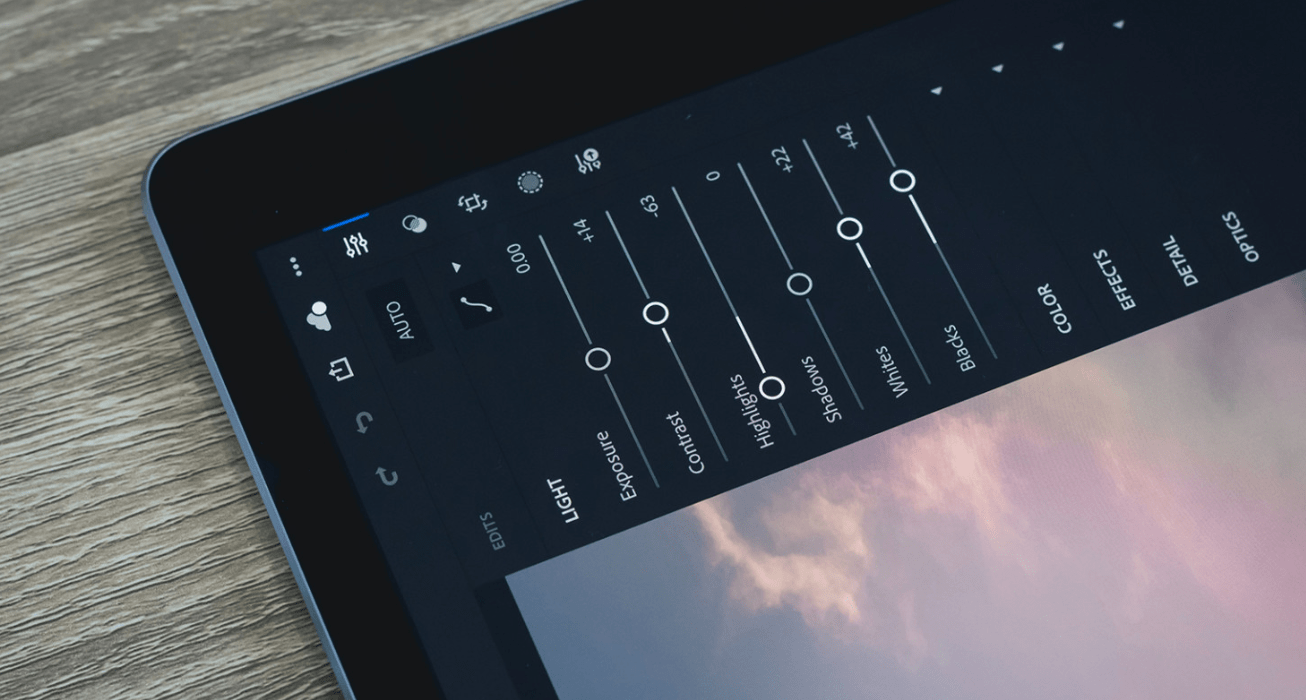 Новая версия Lightroom для iPhone удаляет фотографии и пресеты пользователей - изображение обложка