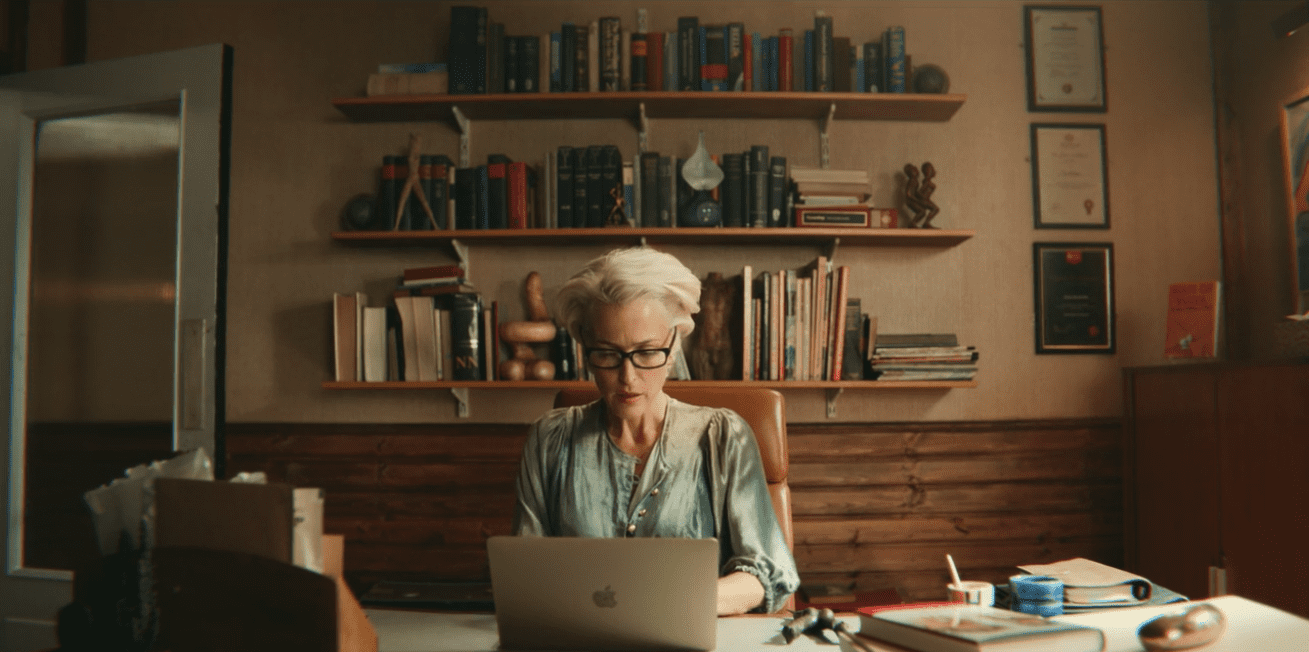 На удаленке люди стали массово скупать книги, но не для чтения - изображение обложка