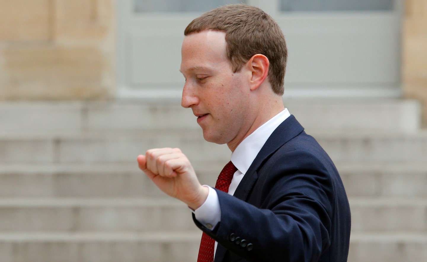 Цукерберг радикально изменит Facebook. И разозлит людей - изображение обложка