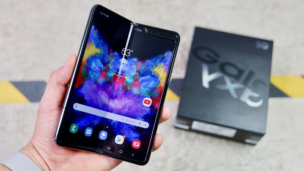 Складной флагман Samsung Galaxy Fold приехал в Россию. Заявленная цена — 160 000 рублей - изображение обложка