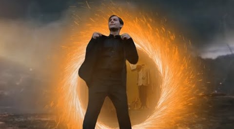 Злой Тоби Магуайр убивает Доктора Стрэнджа в смешном видео - изображение обложка