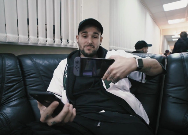 Porchy с Nintendo Switch и другие радости в третьей части дневников IMPERIVM от Оксимирона - изображение обложка