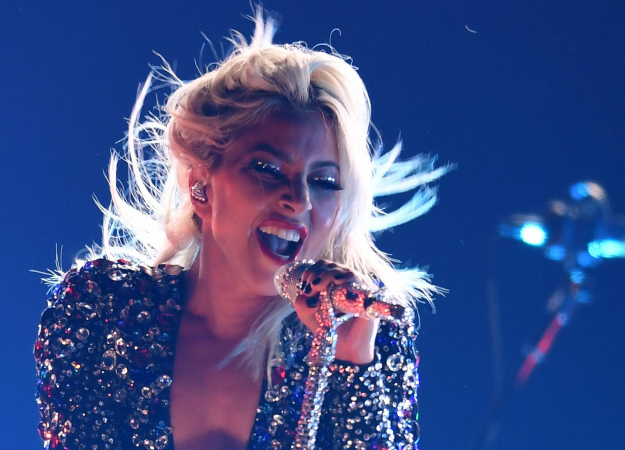 Неизвестный музыкант обвинил Леди Гагу в плагиате в песне Shallow из-за трех нот  - изображение обложка