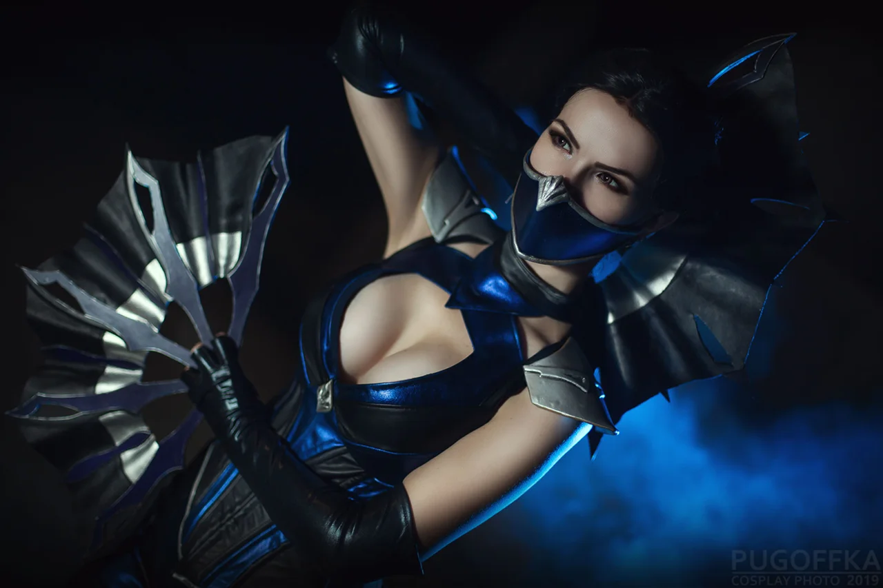 Россиянка сделала косплей на Китану и Милину из Mortal Kombat - изображение обложка