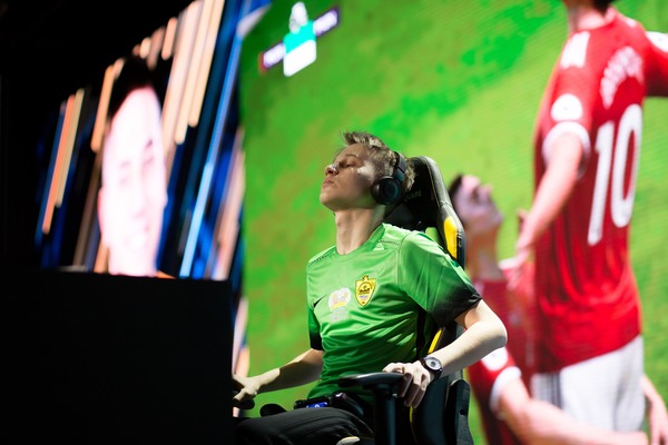 «Я не игрок Анжи». Чемпион России по FIFA 18 обвинил клуб в присвоении титула [обновлено] - изображение обложка