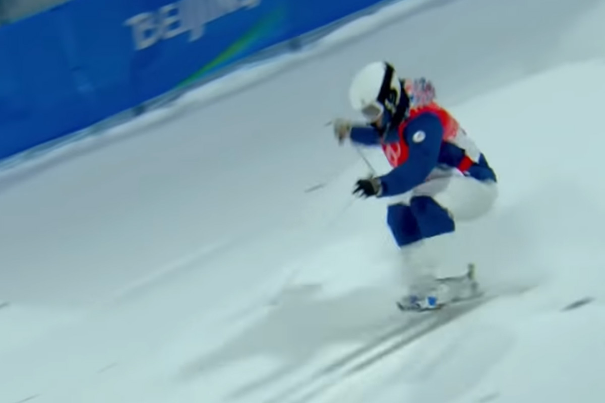 Анастасия Смирнова получила бронзу в соревнованиях по могулу на Олимпиаде в Пекине - изображение обложка