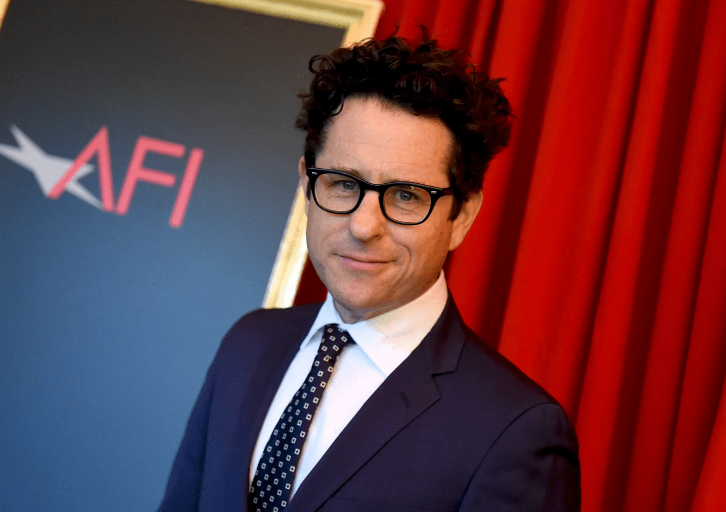 У нового сериала Джей Джей Абрамса будет сразу три шоураннера - изображение обложка