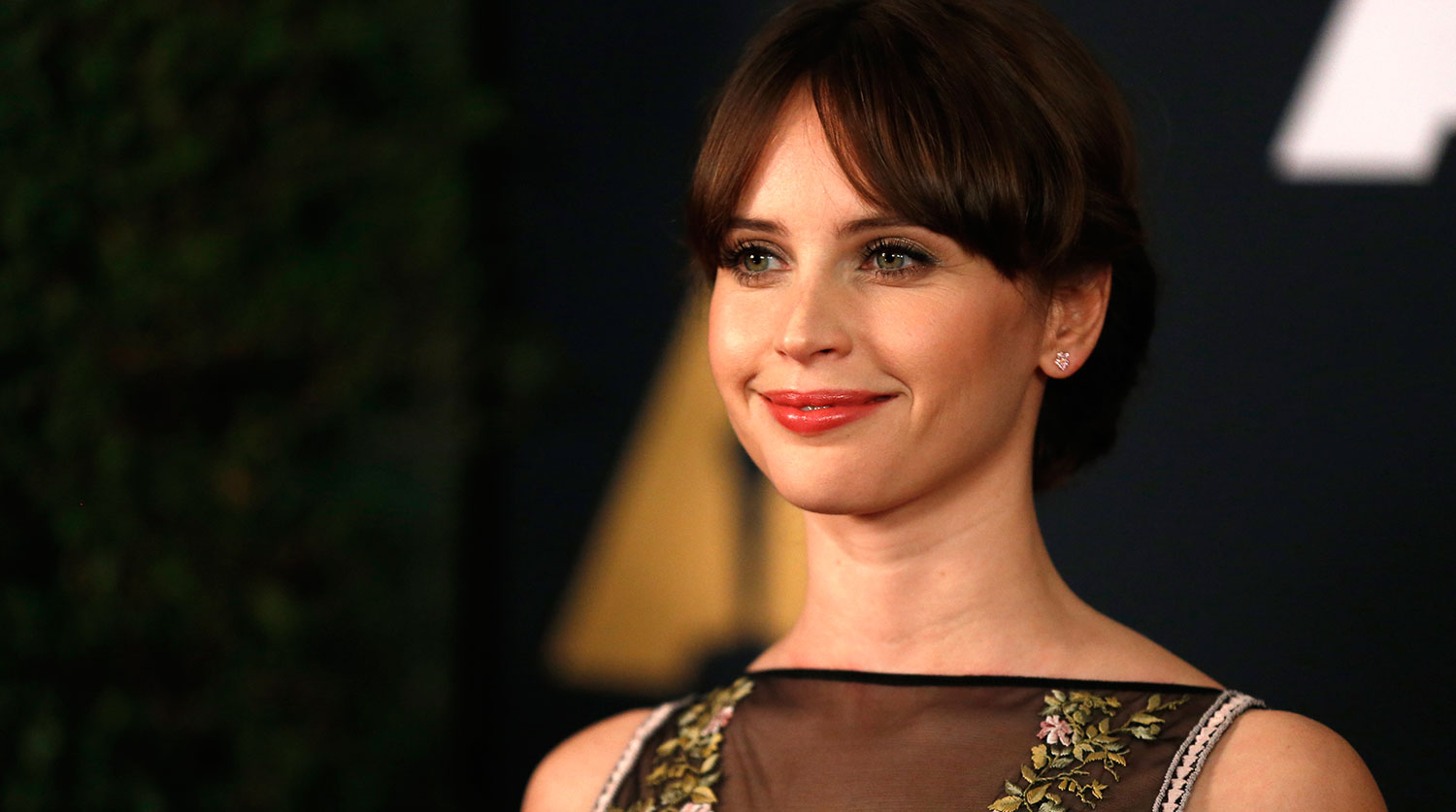 Звезде «Изгоя-один» Фелисити Джонс — 37 лет. Вот ее фото - изображение обложка