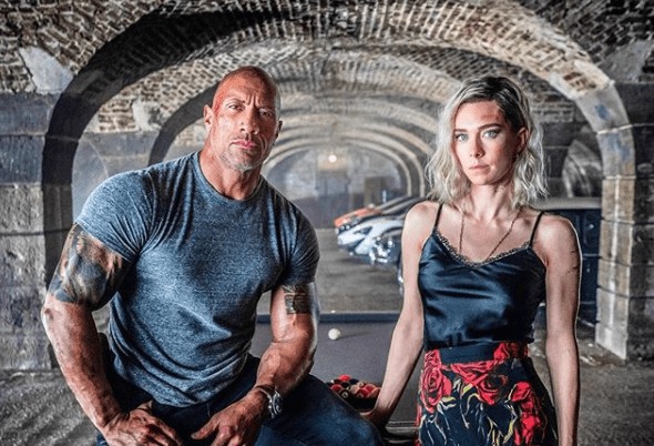 Критики о «Форсаже: Хоббс и Шоу»: «Захватите большой попкорн, он вам понадобится» - изображение обложка