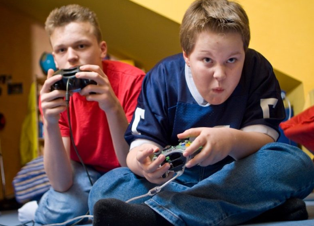 Геймеры вспомнили, в какие игры в детстве им запрещали играть родители - изображение обложка