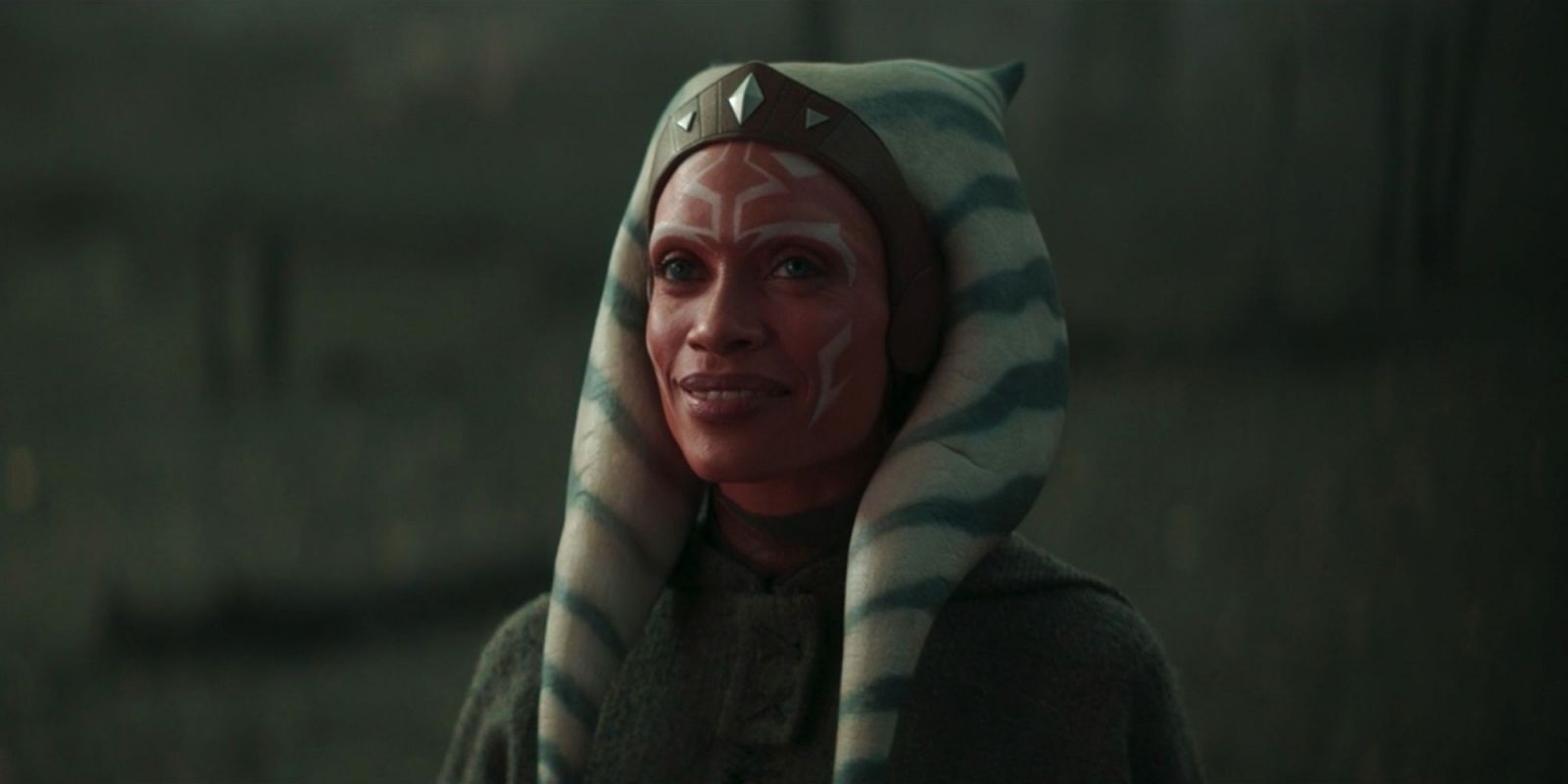 «Мандалорец»: Розарио Доусон показала процесс наложения и снятия грима Асоки Тано - изображение обложка