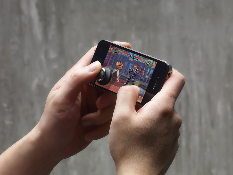 Игры для телефонов покупают лучше, чем игры для портативных консолей - изображение обложка