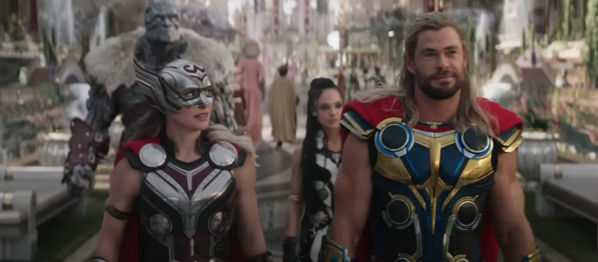 Обложка: кадр из трейлера «Тор: Любовь и гром» (2022)