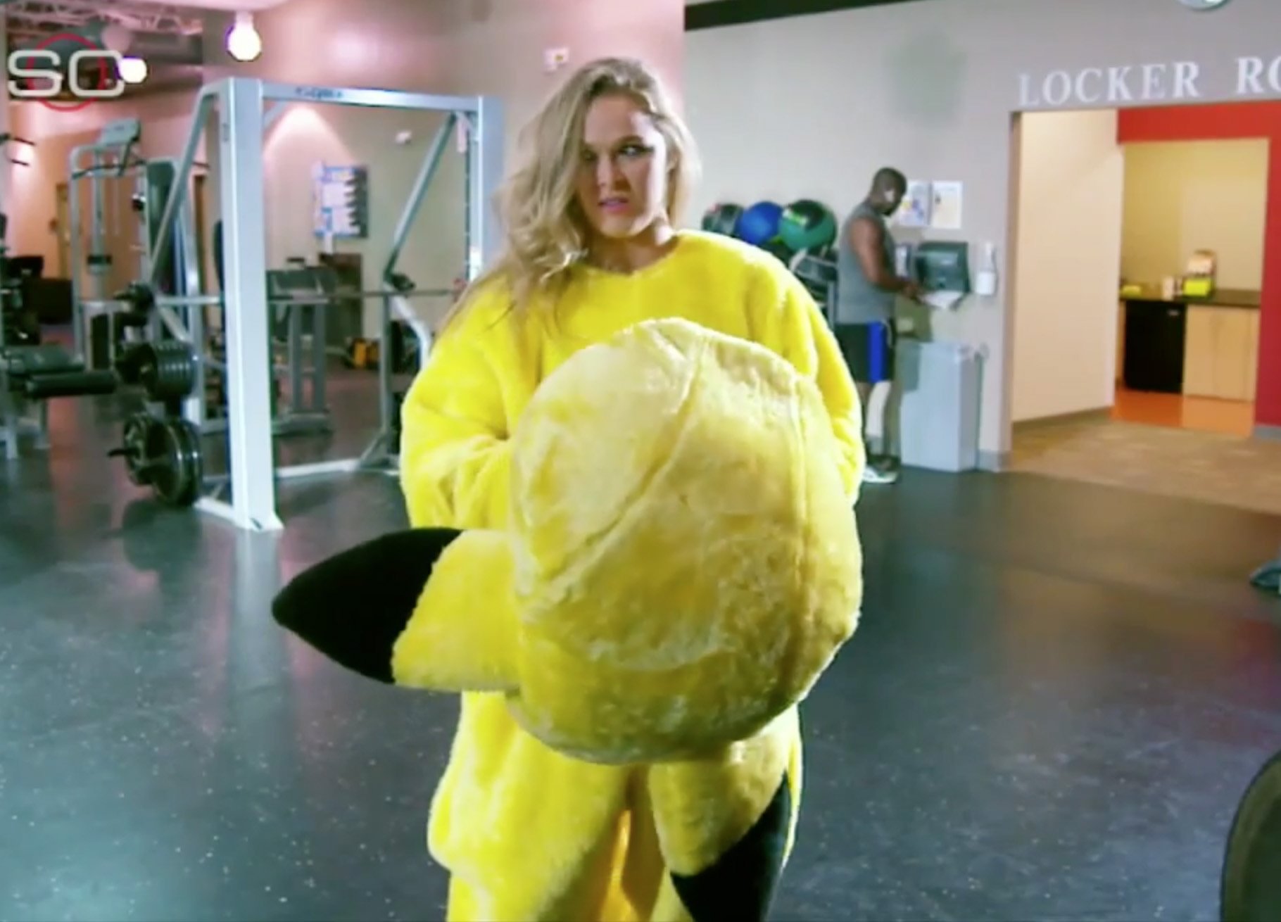 MMA-чемпионка Ронда Раузи косплеит Пикачу - изображение обложка