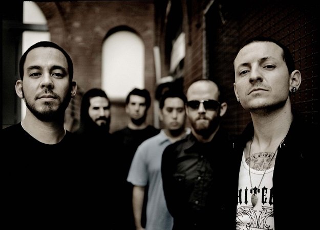 «Наши сердца разбиты»: Linkin Park прощается с Честером Беннингтоном