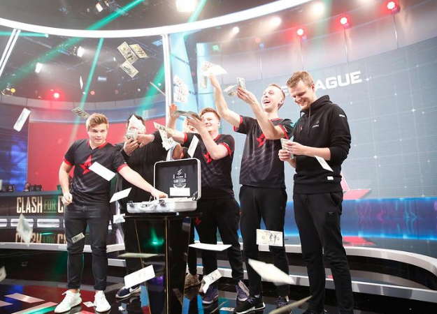 Киберспорт — убыточен? За 9 месяцев 2019 года Astralis принесла $4,3 млн, а потратила $9,3 млн  - изображение обложка