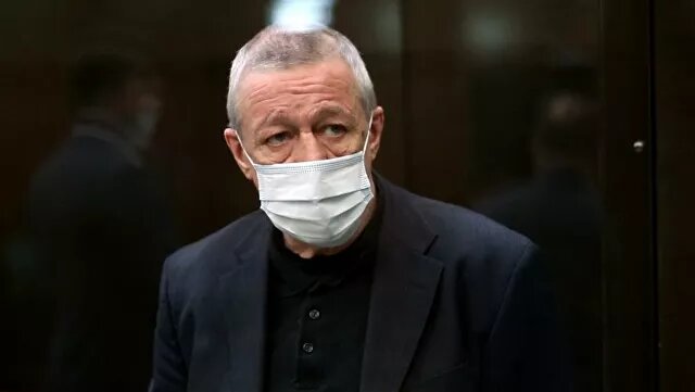 Адвокаты просят смягчить приговор Ефремову из-за алкоголизма - изображение обложка