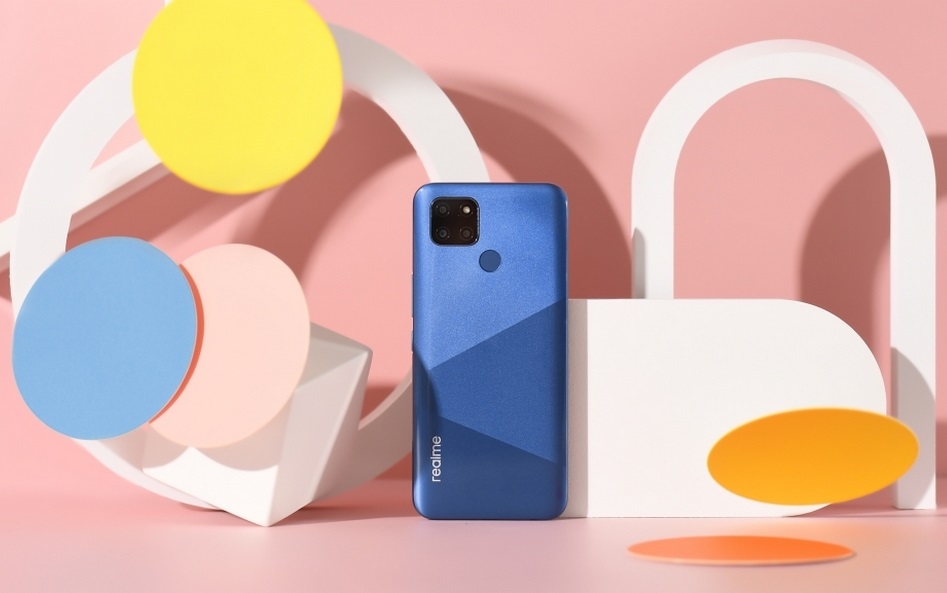 Представлен смартфон Realme V3 5G: до 8 ГБ ОЗУ, батарея 5000 мАч и цена от 11 000 рублей - изображение обложка