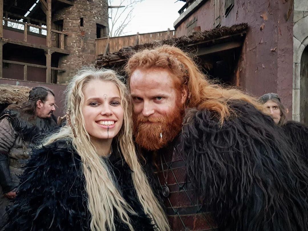 Героя новой Assassinʼs Creed озвучивает актер из «Последнего королевства» - изображение обложка